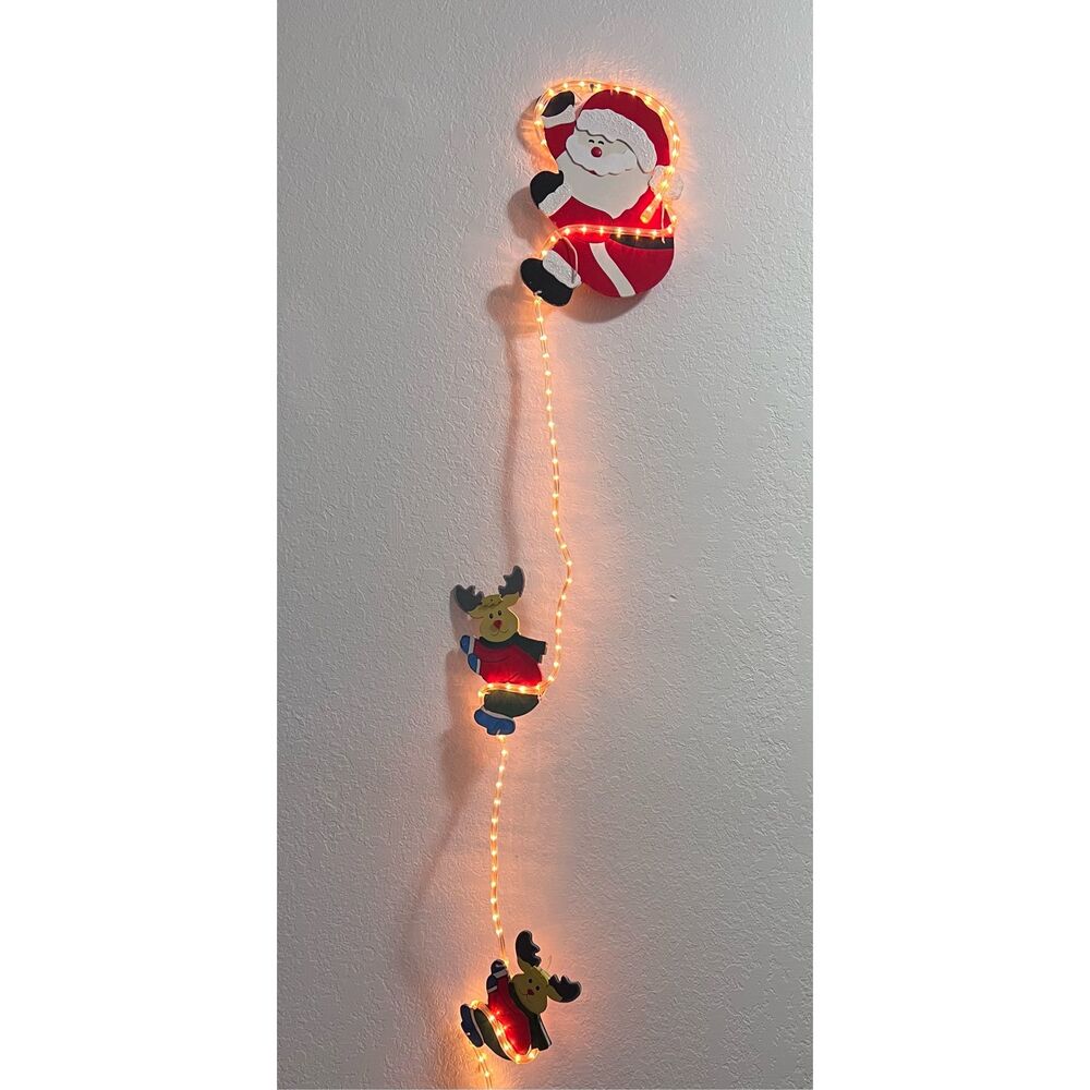 Avon‎ Christmas Decor 2004 Santa & Reindeer Friends lighted rope Light accents